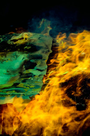 red high temperature fire metal casting method