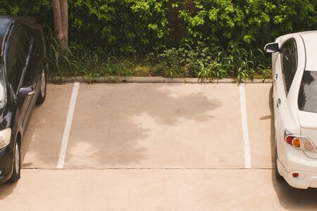 Space between the middle Only one left For parking cars and other vehicles parked on the left and rightの写真素材