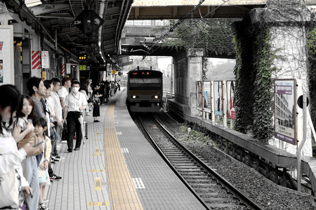 Odaiba  tokyo , 24 06 2018 : Japanese people wait for train to work in morning .のeditorial素材