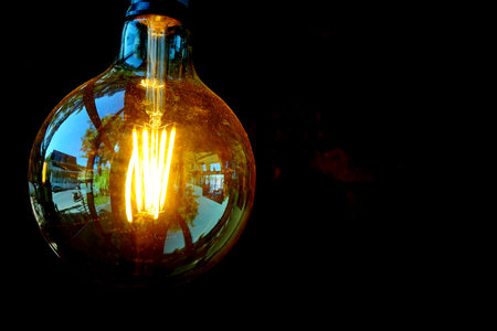 LED light bulb
