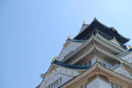 Osaka castle with clear sky in spring. Osaka,Japanのeditorial素材