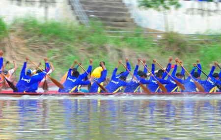 Chumphon, Langsuan, Thailand,  31 October ? 4 November 2012:Langsuan Traditional Long Boat racing festival is the only one of its type in Thailand (unseen Thailand) with grabbing the flag compete for the Royal Plaque and Trophies of H.M. the King and the のeditorial素材