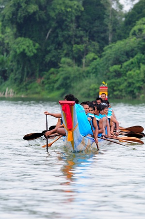 Chumphon, Langsuan, Thailand,  31 October ? 4 November 2012:Langsuan Traditional Long Boat racing festival is the only one of its type in Thailand (unseen Thailand) with grabbing the flag compete for the Royal Plaque and Trophies of H.M. the King and the のeditorial素材