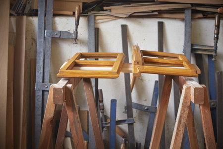 Manual production windows in the carpentry shop 