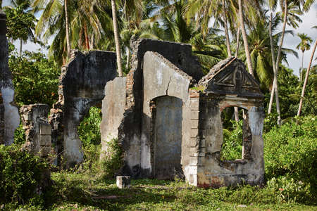 Damaged house by tsunami in 2004 - Hikkaduwa, Sri Lanka の写真素材