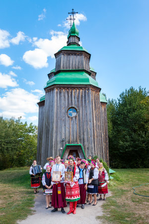 KIEV, UKRAINE - SEPTEMBER 18, 2016: Ukrainian Wedding ceremony in Museum of Ukrainian Folk Architecture and Rural Life PYROGOVO, on SEPTEMBER 18, 2016. Kiev, Ukraineのeditorial素材