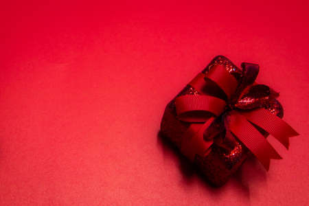 red and gold christmas ballsの写真素材