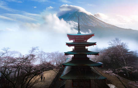 View of Chureito Pagoda and Mount Fuji with fogのeditorial素材