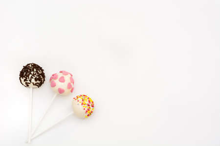 Cake pops isolated on white backgroundの写真素材