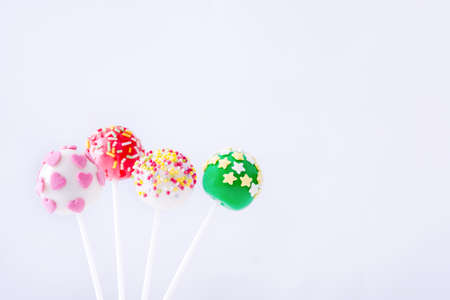 Cake pops isolated on white backgroundの写真素材