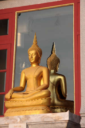old buddha statueの写真素材