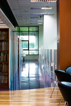 NIDA electronic library-July 2012-reading corner with the bookshelfs in the librayのeditorial素材