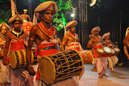 Kandyan Drummer - Esala Peraheraのeditorial素材