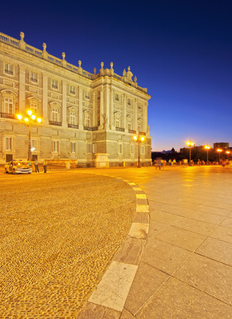 Spain, Madrid, Twilight view of the Royal Palace of Madrid.のeditorial素材