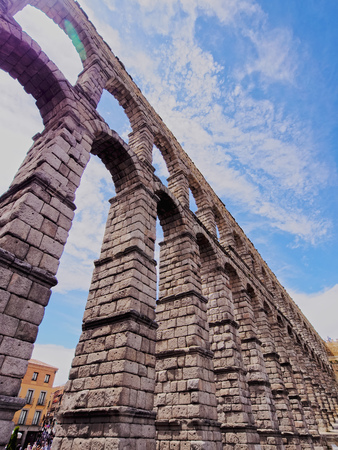 Spain, Castile and Leon, Segovia, Old Town, View of The Roman Aqueduct of Segovia.の写真素材