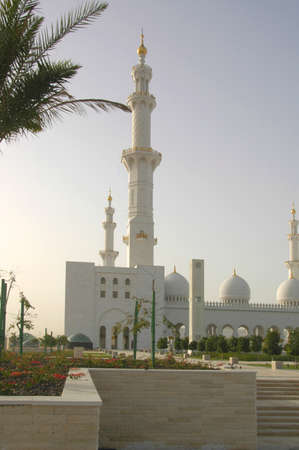 Sheikh Zayed Al Nayhan Mosque. The largest Mosque in the area and a monument to the late Ruler of the UAEの写真素材