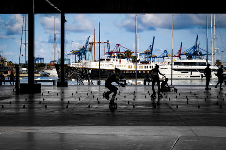 People rollerskating in Auckland Harbour.の写真素材