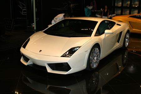 BANGKOK, THAILAND - SEPTEMBER 16: White Lamborghini on display at the Siam Paragon shopping center. September 16 2009 in Bangkok. のeditorial素材