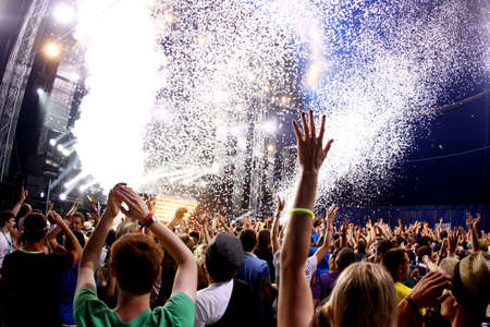 2 many DJs: live at Global Gathering 2010 