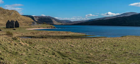 Calda House and Ardvreck Castle on Loch Assynt. Coast 500 touring route in the remote Scottish Highlands.のeditorial素材