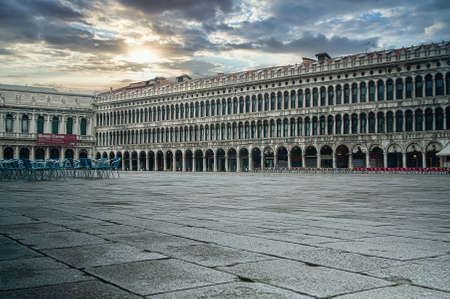 Early Morning at St. Mark's square, Venice Italyのeditorial素材