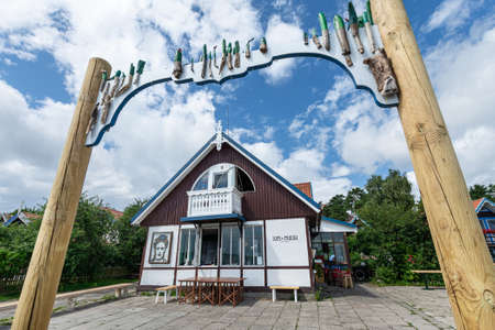 Traditional wooden houses on the Curonian Spit peninsula, Lithuaniaのeditorial素材