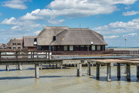 The floating houses in the bay of FertÃ¶rakos at Lake Neusiedl in Hungaryのeditorial素材