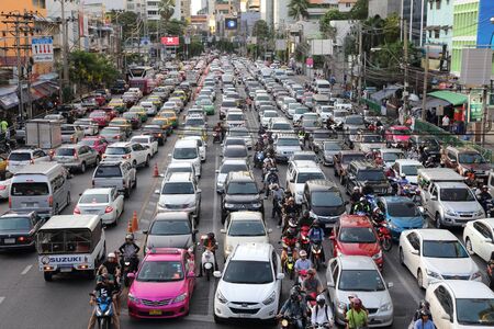 BANGKOK - JUNE 3: Traffic jam in the rush hour at the askoe intersection on sukhumvit rd. on June 3, 2016 in Bangkok, Thailand.のeditorial素材