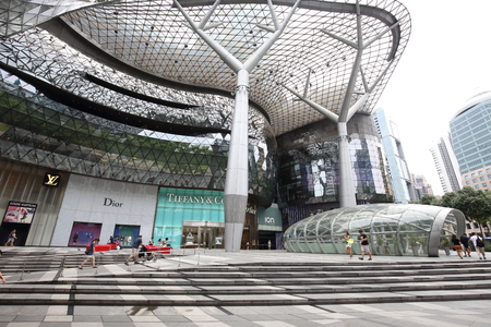SINGAPORE - SEPTEMBER17, 2016: View of ION Orchard shopping mall on Orchard Road  on September 17, 2016 in Singapore.のeditorial素材