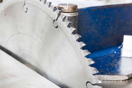 Circular saws with sharp teeth were set on cutting for cutting metal.