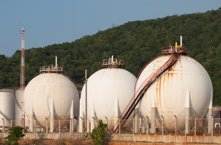 Gas storage tank in sphere shape