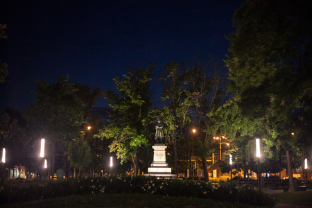 SZEGED, HUNGARY - JULY 20, 2017: Statue of Dugonics, on Dugonics Ter square at night. This statue and the park around are one of the main landmarks of the city of Szeged, in Southern Hungary

Picture of the Dugonics statue in Szeged, Hungary, taken at nigのeditorial素材