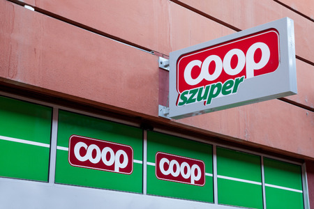 SZEGED, HUNGARY - JULY 3, 2018: Coop Szuper logo on their main supermaket in Szeged. Coop is a hungarian supermarket, groceries and general merchandise retailer

Picture of a Coop Szuper sign on their supermarket in Szeged, Hungary. Coop is a Hungarian suのeditorial素材