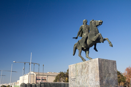THESSALONIKI, GREECE - DECEMBER 24, 2015: Statue of Alexander the Great, in Thessaloniki, in the Greek Macedonia. Also known as Alexandros o Megas, he was a ancient Macedonian emperor 

Picture of Thessaloniki's statue of Alexander the Great. This statue のeditorial素材