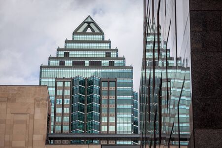 MONTREAL, CANADA - NOVEMBER 7, 2018: Business skyscrapers in the downtown of Montreal, Canada, taken in the center business district of the main city of Quebec, a symbol of the Canadian economyPicture of skyscrapers during a cold and cloudy afternoon seのeditorial素材