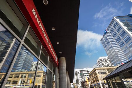 OTTAWA, CANADA - NOVEMBER 11, 2018: Shoppers Drug Mart logo in front of their store in downtown Ottawa, Ontario. Shoppers Drug mart is a Canadian chain of pharmacy and drugstores

Picture of a sign with the logo of Shoppers Drug Mart on their main store fのeditorial素材