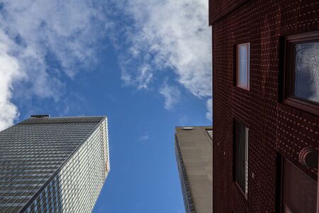 MONTREAL, CANADA - NOVEMBER 7, 2018: Business skyscrapers, the Tour CIBC Tower & Sheraton hotel in the dowtown of Montreal, Quebec taken in the  business district of the city, a symbol of the Canadian economy

Picture of the skyscraper of CIBC, called Touのeditorial素材
