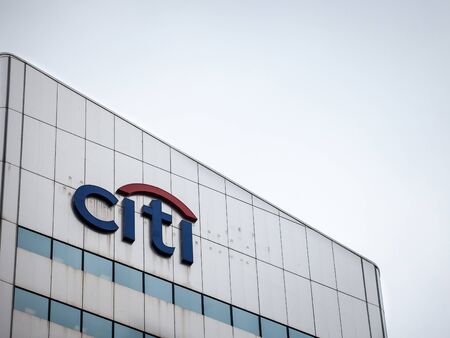 TORONTO CANADA - NOVEMBER 13, 2018: Logo of Citigroup on their main office in Toronto, Ontario, Quebec. Also called Citi, or Citibank, it is an American bank and financial institution

Picture of a sign with the logo of Citibank, in front of their headquaのeditorial素材