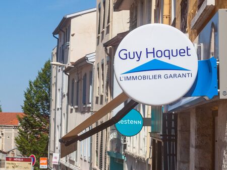 LYON, FRANCE - JULY 19, 2019: Logo of Guy Hoquet Immobilier in front of their real estate broker in Lyon. Guy Hoquet is a network chain of real estate agents spread all accross France

Picture of a sign with the logo of Guy Hoquet Immobilier taken in fronのeditorial素材