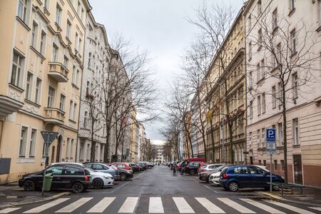 PRAGUE, CZECHIA - NOVEMBER 2, 2019: Typical street of Zizkov district in autumn, during a cloudy afternoon, with its typical austro hungarian architecture and residential buildings.

Picture of a street of Zizkov in Prague, Czech Republic, surrounded by cのeditorial素材