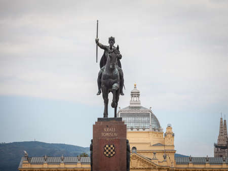 ZAGREB, CROATIA - JUNE 19, 2021: Statue of Kralj Tomislav, or King Tomislav, on Trg kralja Tomislava square, the main park of the city center of Zagreb and a major landmark.のeditorial素材