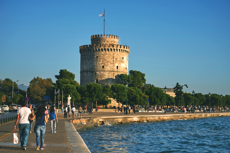 THESSALONIKI, GREECE - SEPTEMBER 29, 2016: The white tower at Thessaloniki city in Greeceのeditorial素材