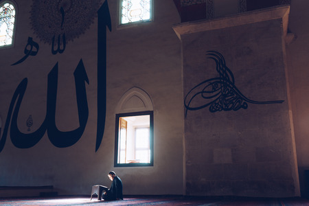 EDIRNE, TURKEY- OCTOBER 27, 2017: Îeliever prays in a mosque.のeditorial素材