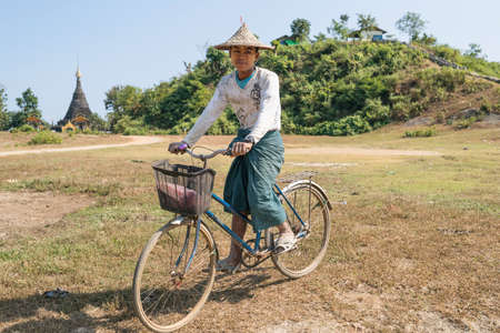 MRAUK U, RAKHINE STATE / MYANMAR - 6 December 2015: Streets of Mrauk U in Myanmar Asiaのeditorial素材