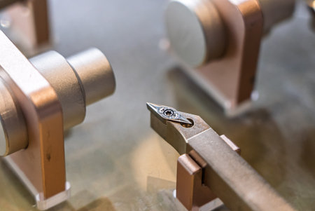 Coated carbide cutting tools with mechanical fastening. Equipment for the lathe on metal....