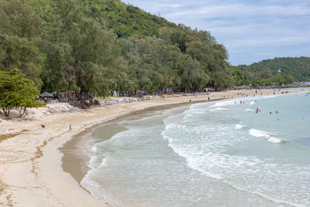 Atmosphere of Nang Ram Beach curve with the sea It is a place to use for vacations and one of the famous places in Sattahip, Thailandの写真素材