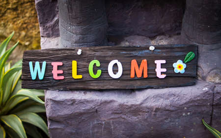 text welcome in wood signの写真素材