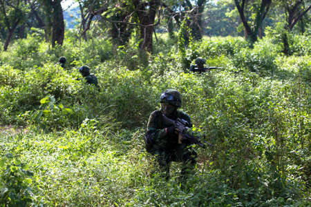 Hua Hin - December  03, 2013: Thai royal army soldier maneuver  03 december ,2013  in Pranburi , Prachuabkirikhan, THAILAND.のeditorial素材