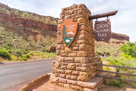 Zion national park ,utah,usa,06-01-17: Zion national park sian at entrance.のeditorial素材