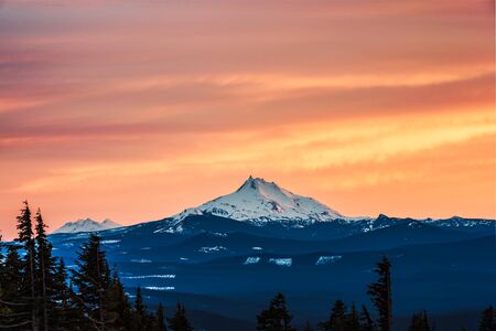 scenic view of mt Jefferson on sunset  in winter,Oregon,usa.の写真素材
